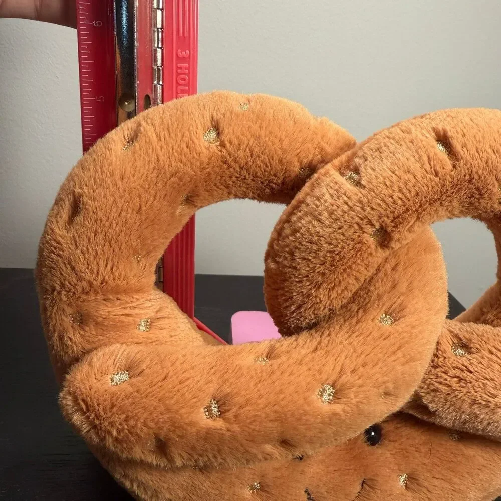 Jellycat Amuseables Pretzel (Retired), medium